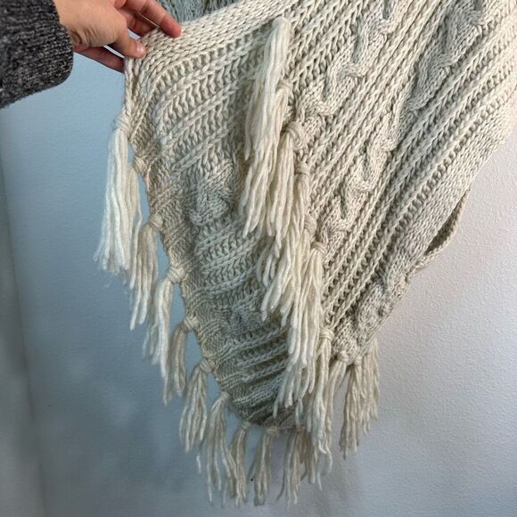 Aerie Cream Cable Knit Cardigan - Picture 4 of 8